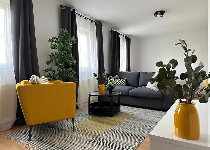 Perfect Location, 2 Min To Main Station