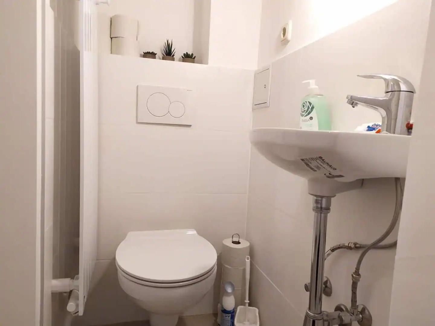 Appartement Perfect Location, 2 Min To Main Station Wenen