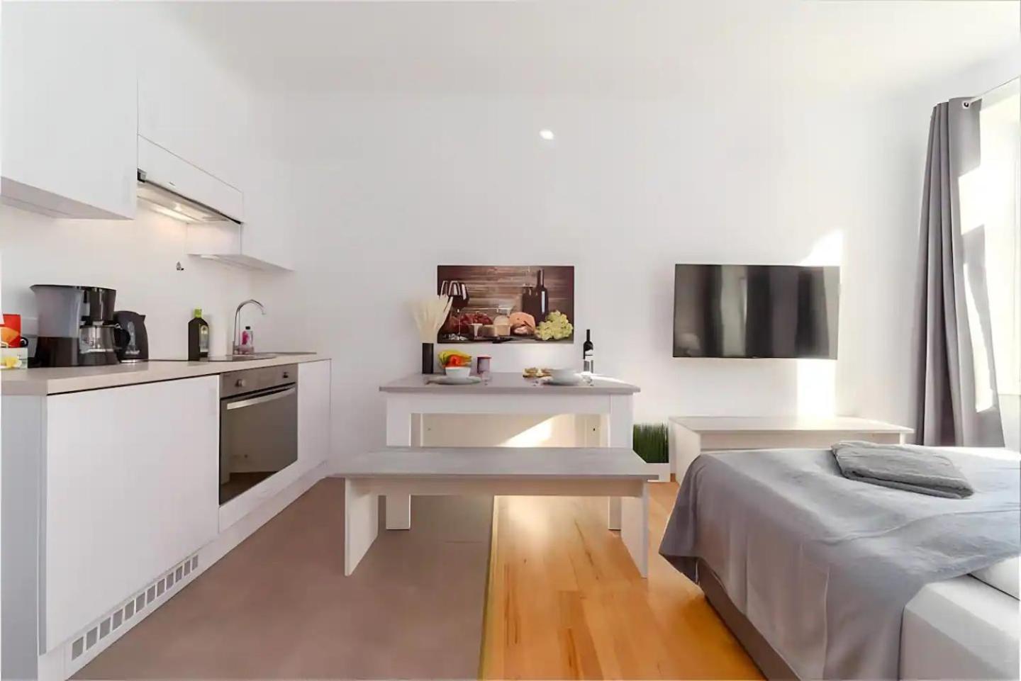 Perfect Location, 2 Min To Main Station Wenen