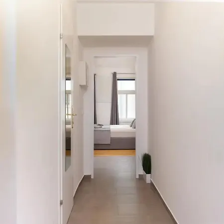 Perfect Location, 2 Min To Main Station Appartement Wenen Buitenkant foto