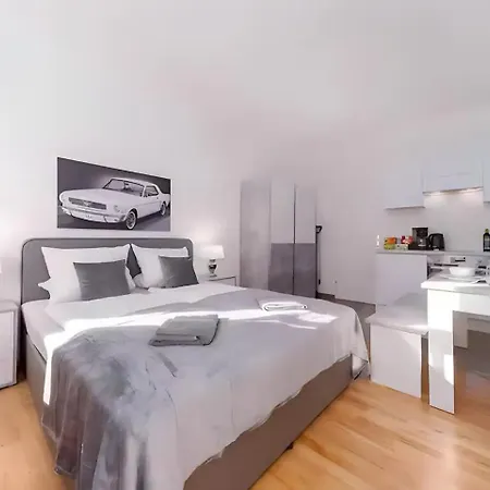 Perfect Location, 2 Min To Main Station Appartement Wenen Buitenkant foto