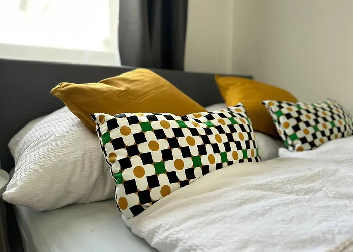 *King Bed Home+Netflix*Next to Hauptbahnhof